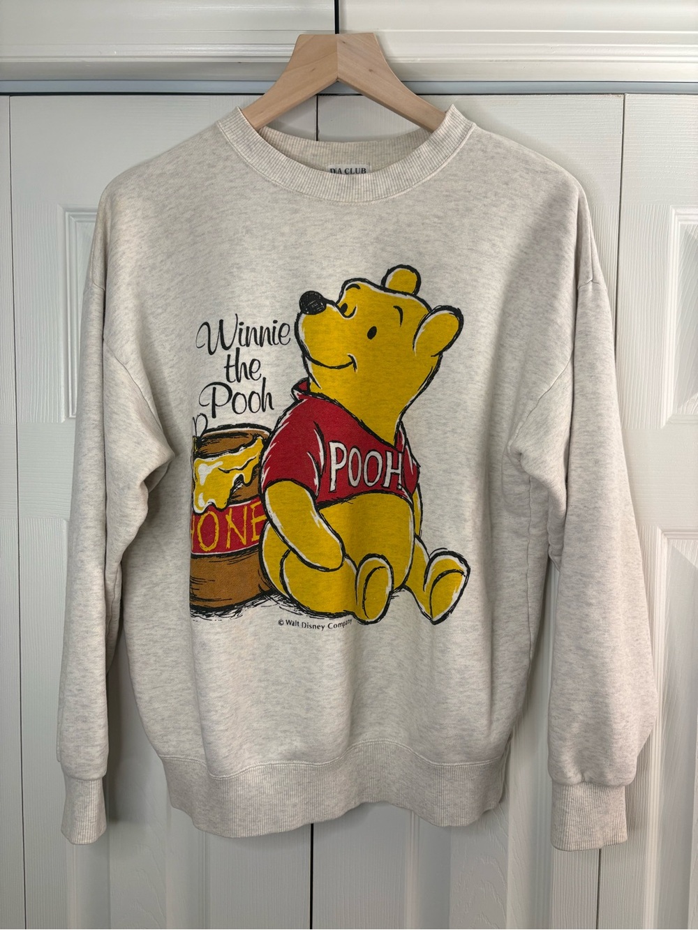 Women’s Winnie the Pooh Disney crewneck estimated size large